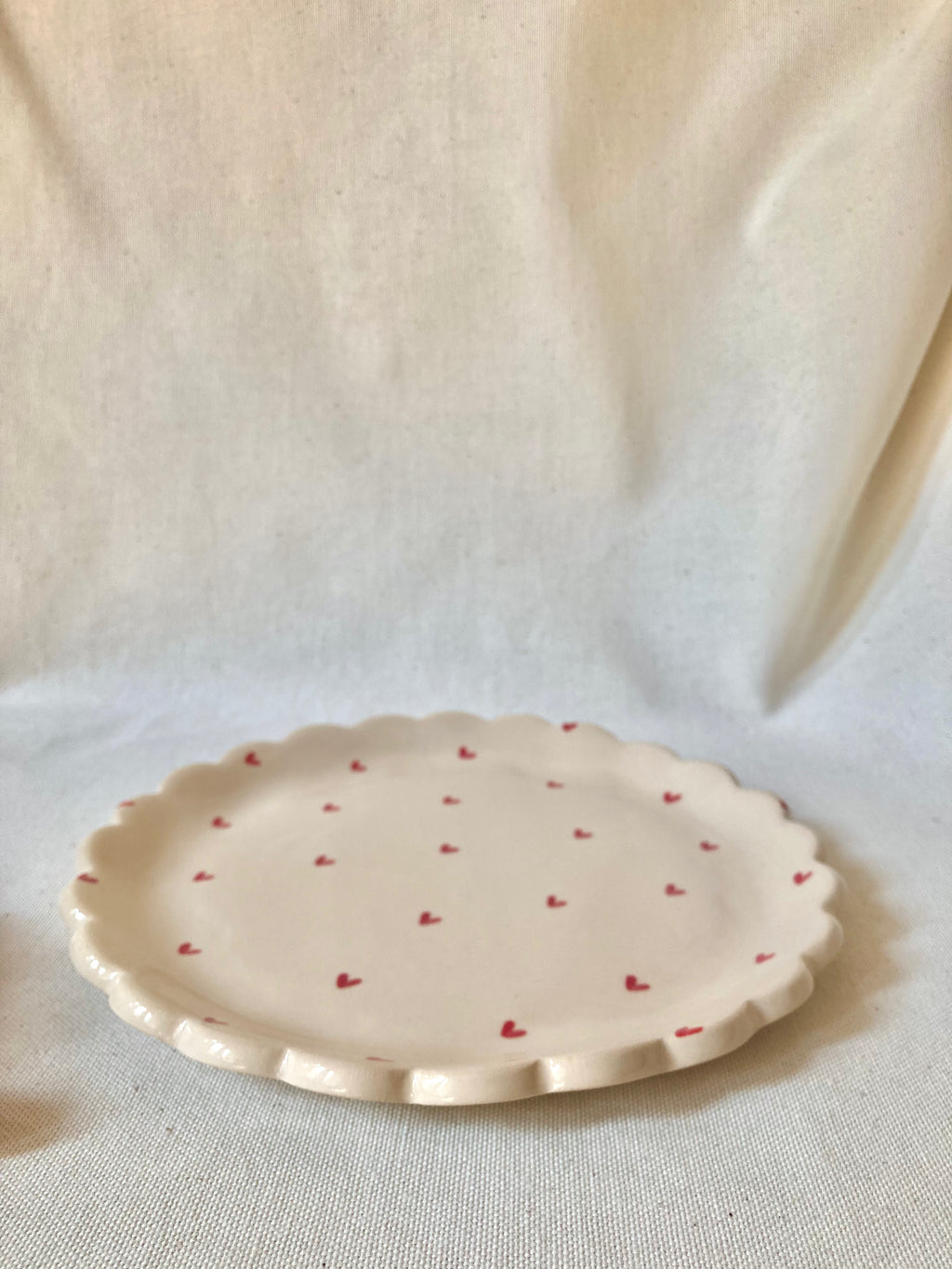 Petite assiette dentelée - Coeurs