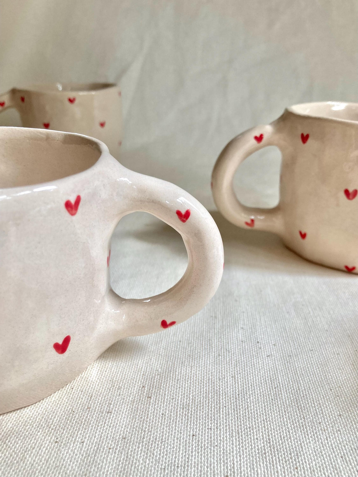 Mug céramique coeurs rouges