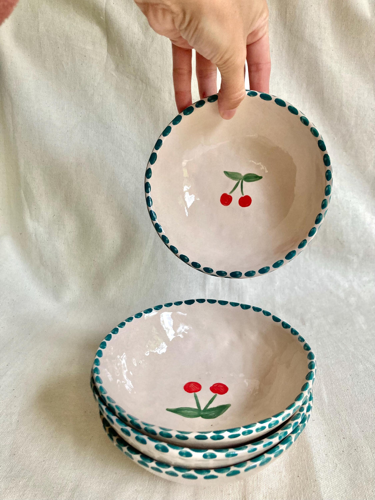 Bol céramique cerise et pois bleus