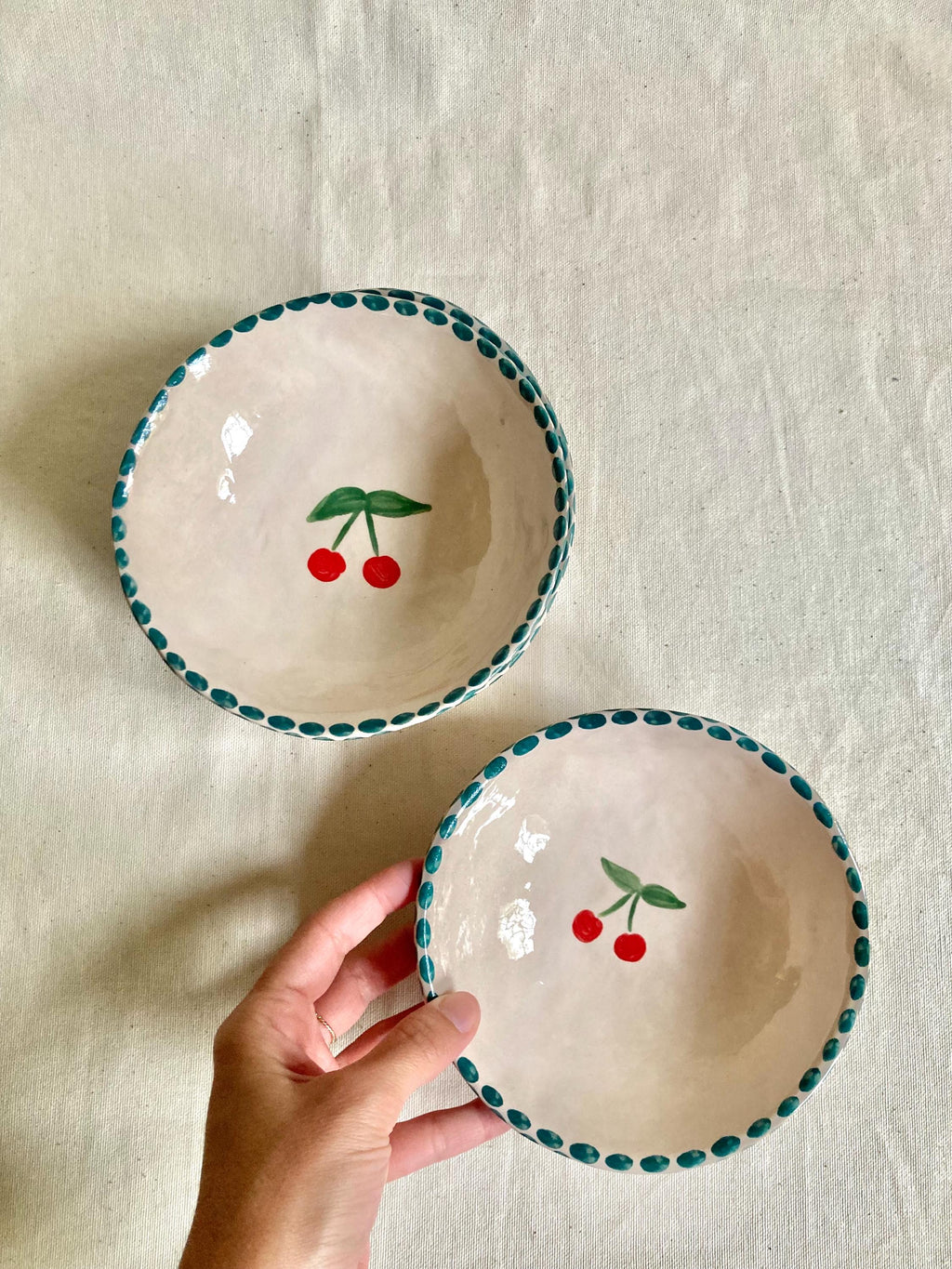 Bol céramique cerise et pois bleus