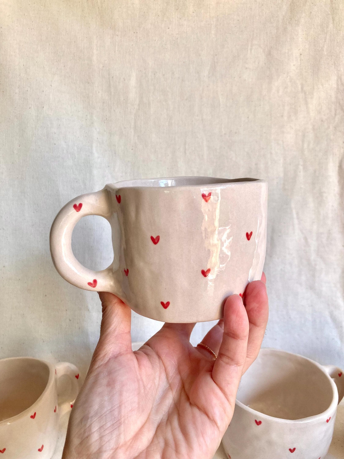 Mug céramique coeurs rouges