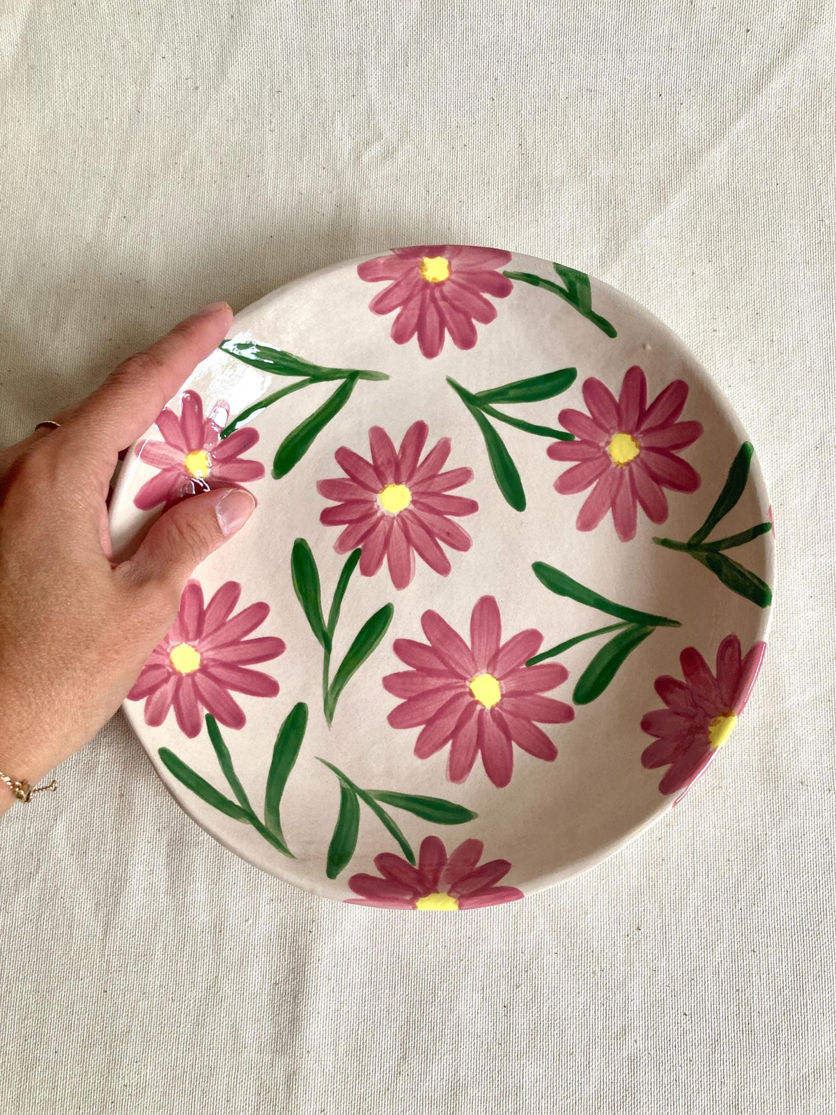 Assiette creuse céramique marguerites roses