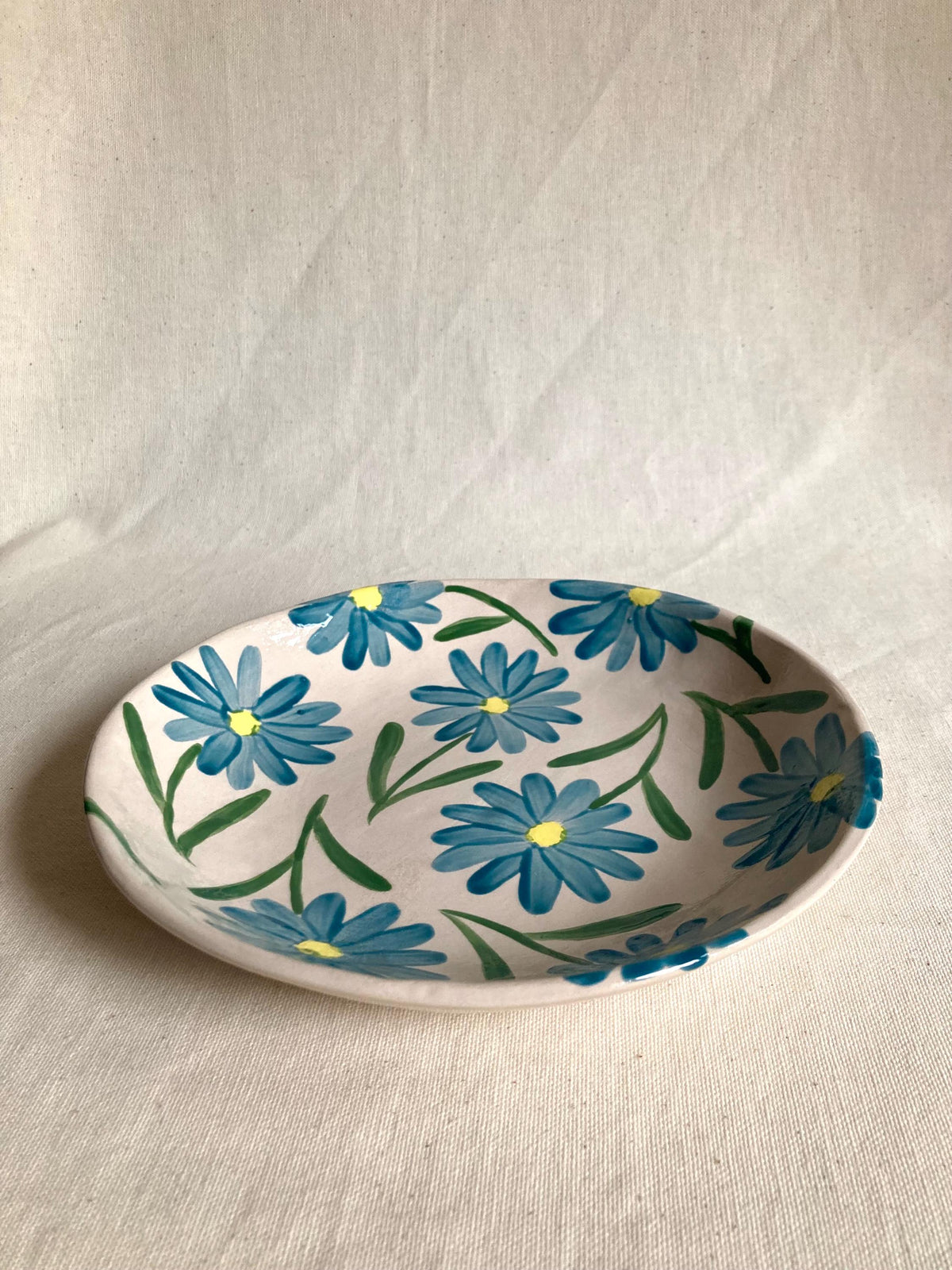 Assiette creuse céramique marguerites bleues