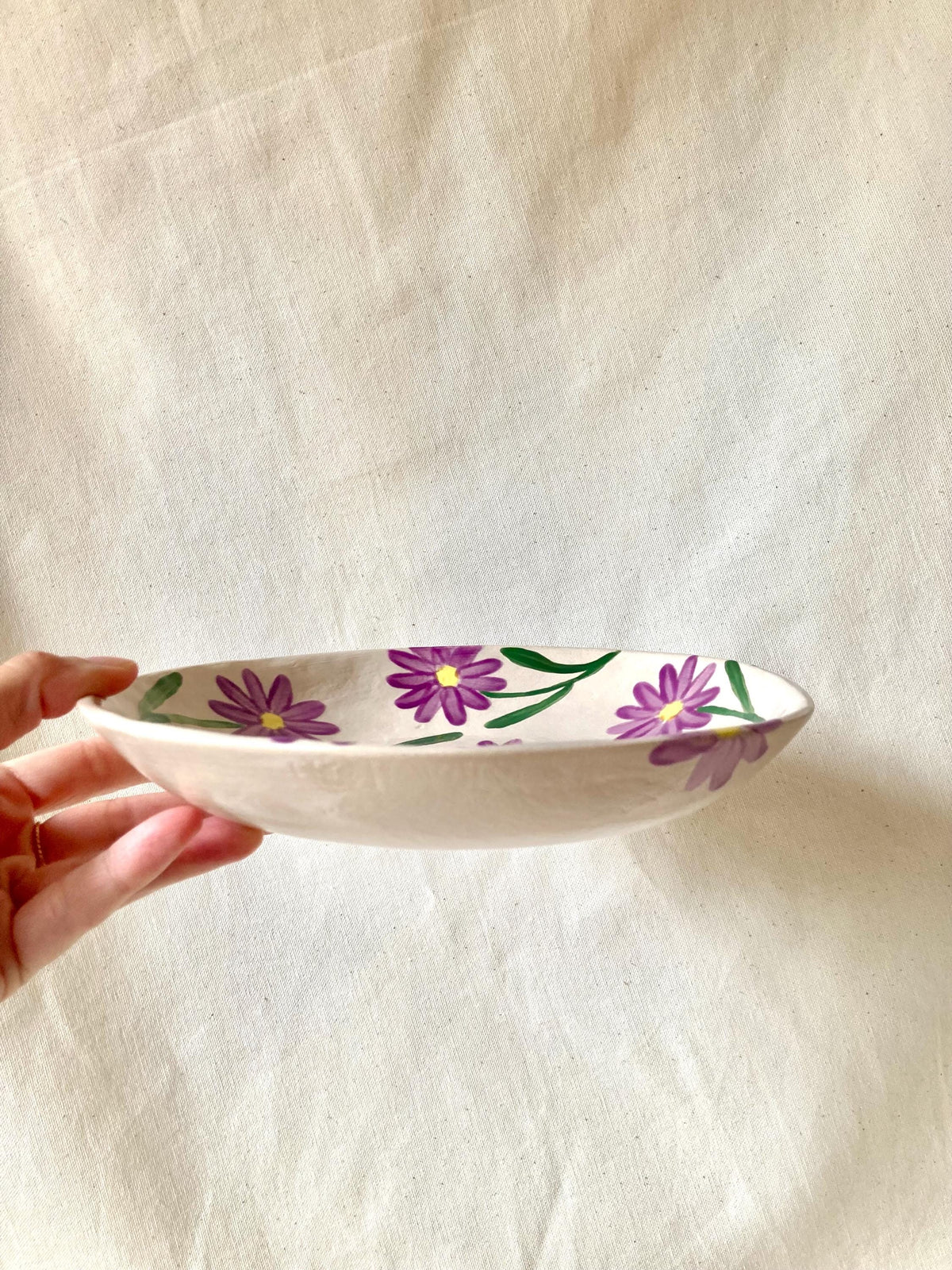 Assiette creuse céramique marguerites violettes