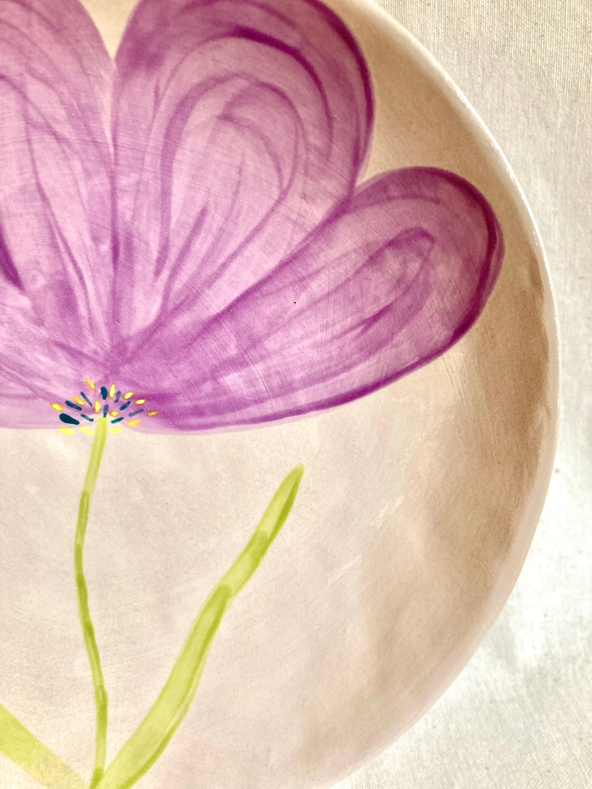 Assiette creuse céramique grande fleur violette