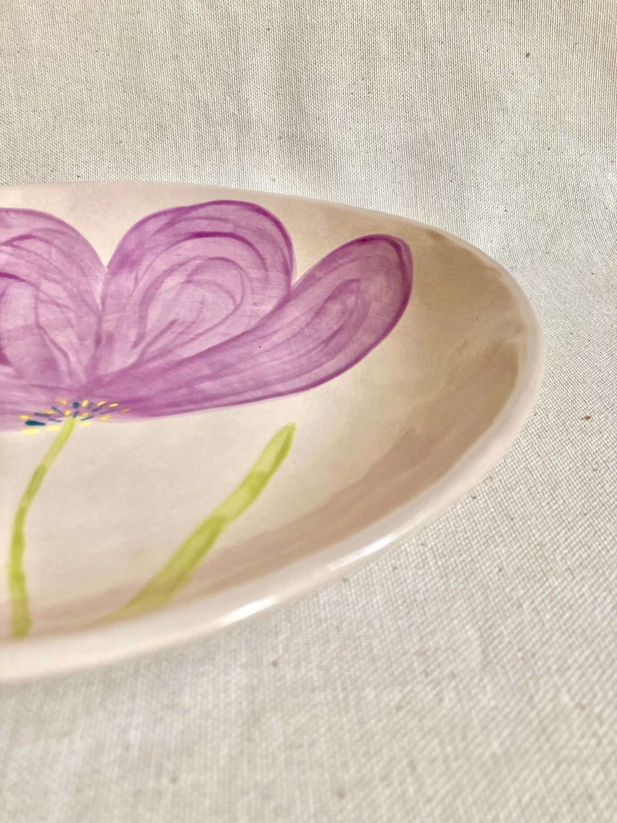 Assiette creuse céramique grande fleur violette