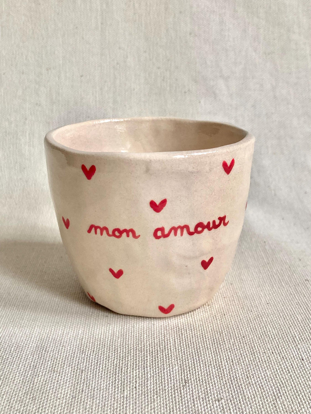 Tasse céramique personnalisée coeurs rouges