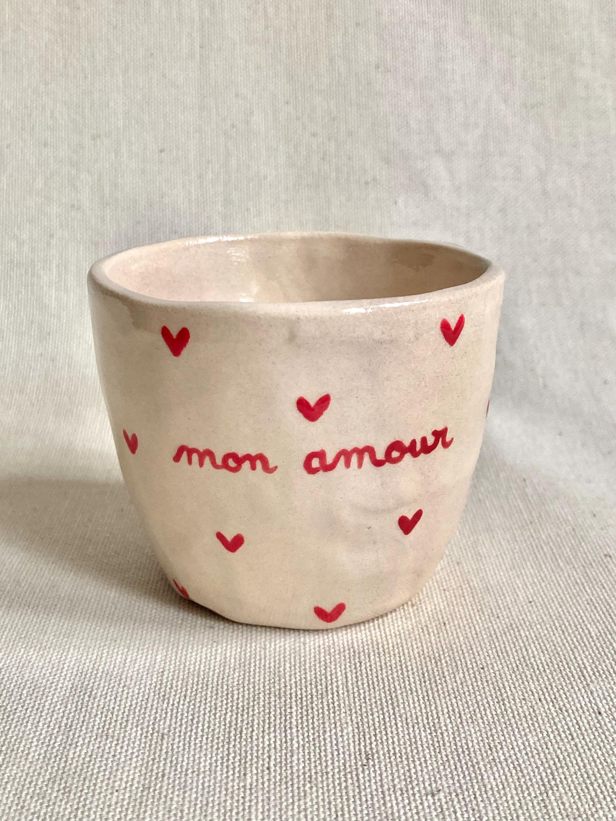 Tasse céramique personnalisée coeurs rouges