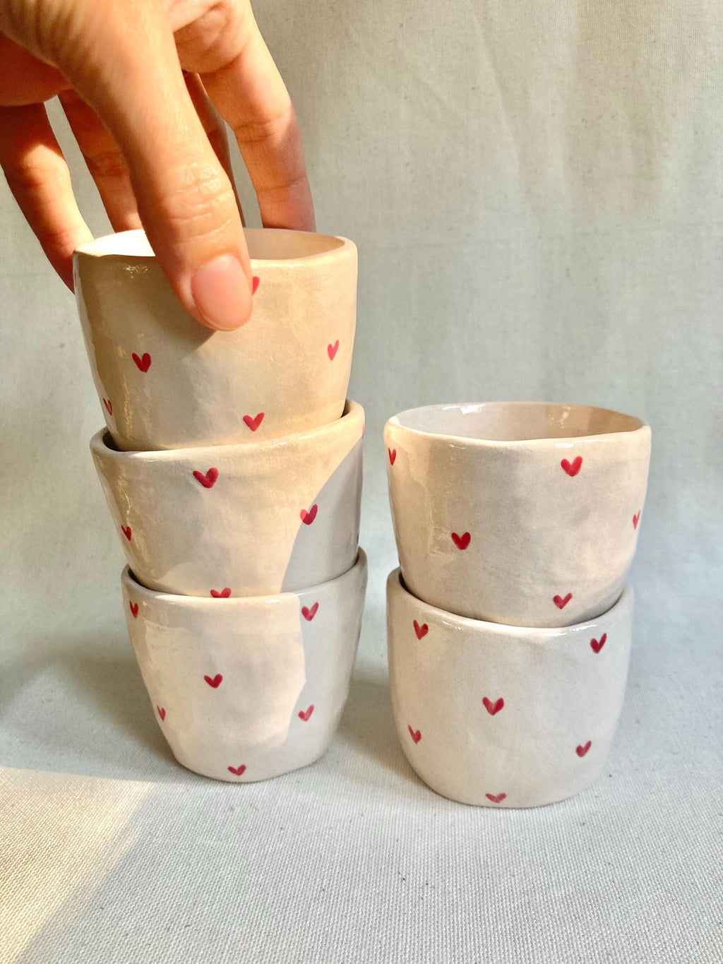 Tasse céramique coeurs rouges
