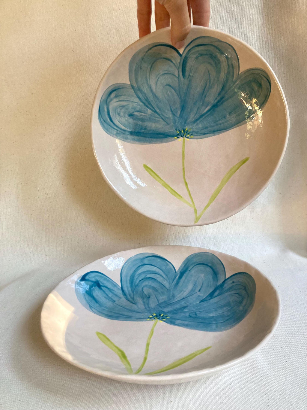 Assiette creuse céramique grande fleur bleue