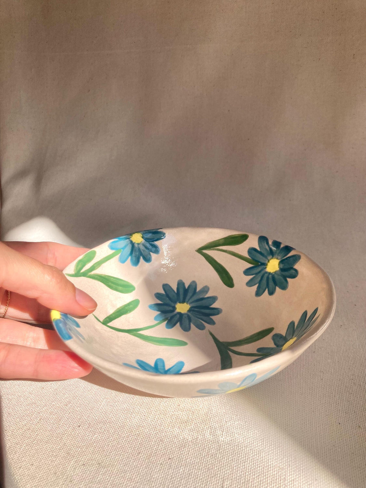 Bol céramique à marguerites bleues
