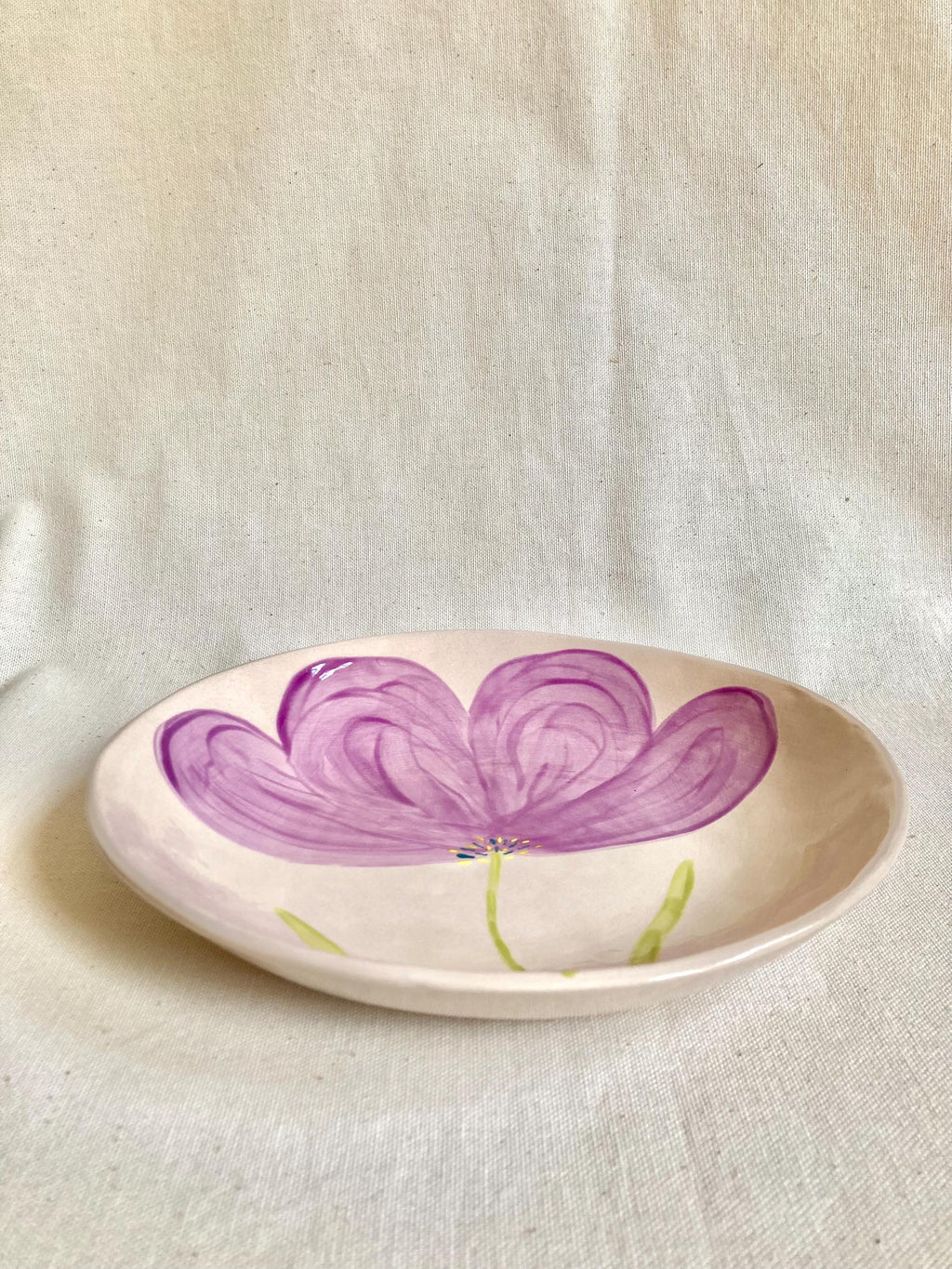 Assiette creuse céramique grande fleur violette