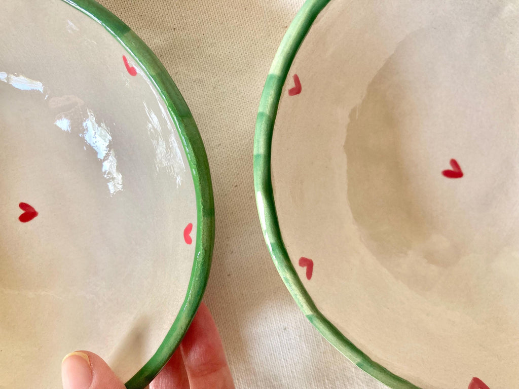 Bol céramique coeurs rouges et liseré vert
