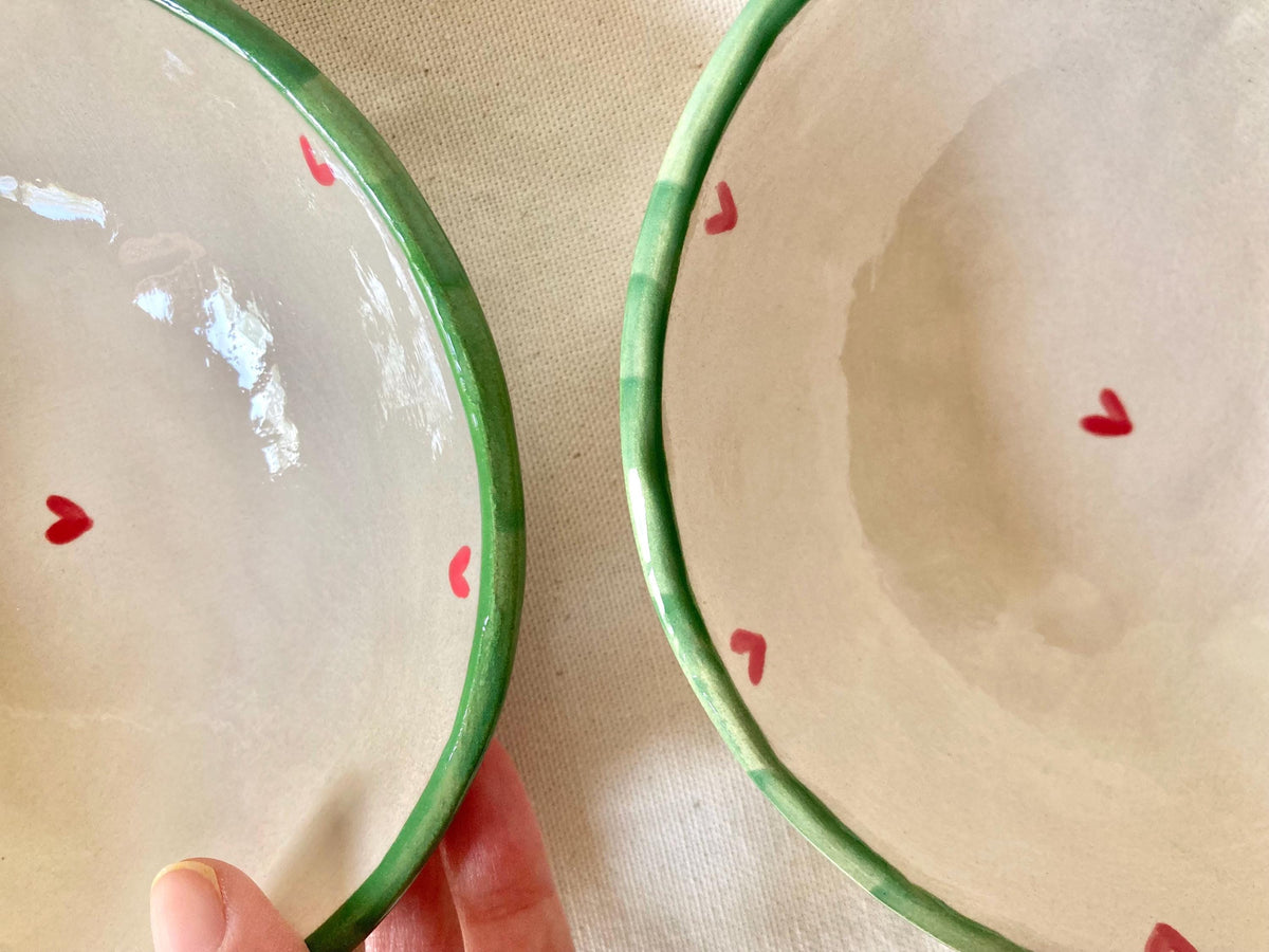Bol céramique coeurs rouges et liseré vert