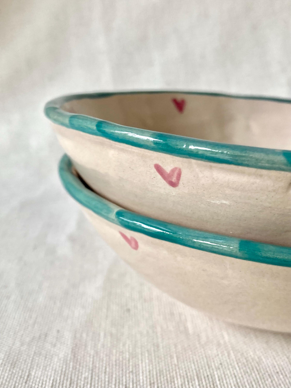 Bol céramique coeurs roses et liseré bleu