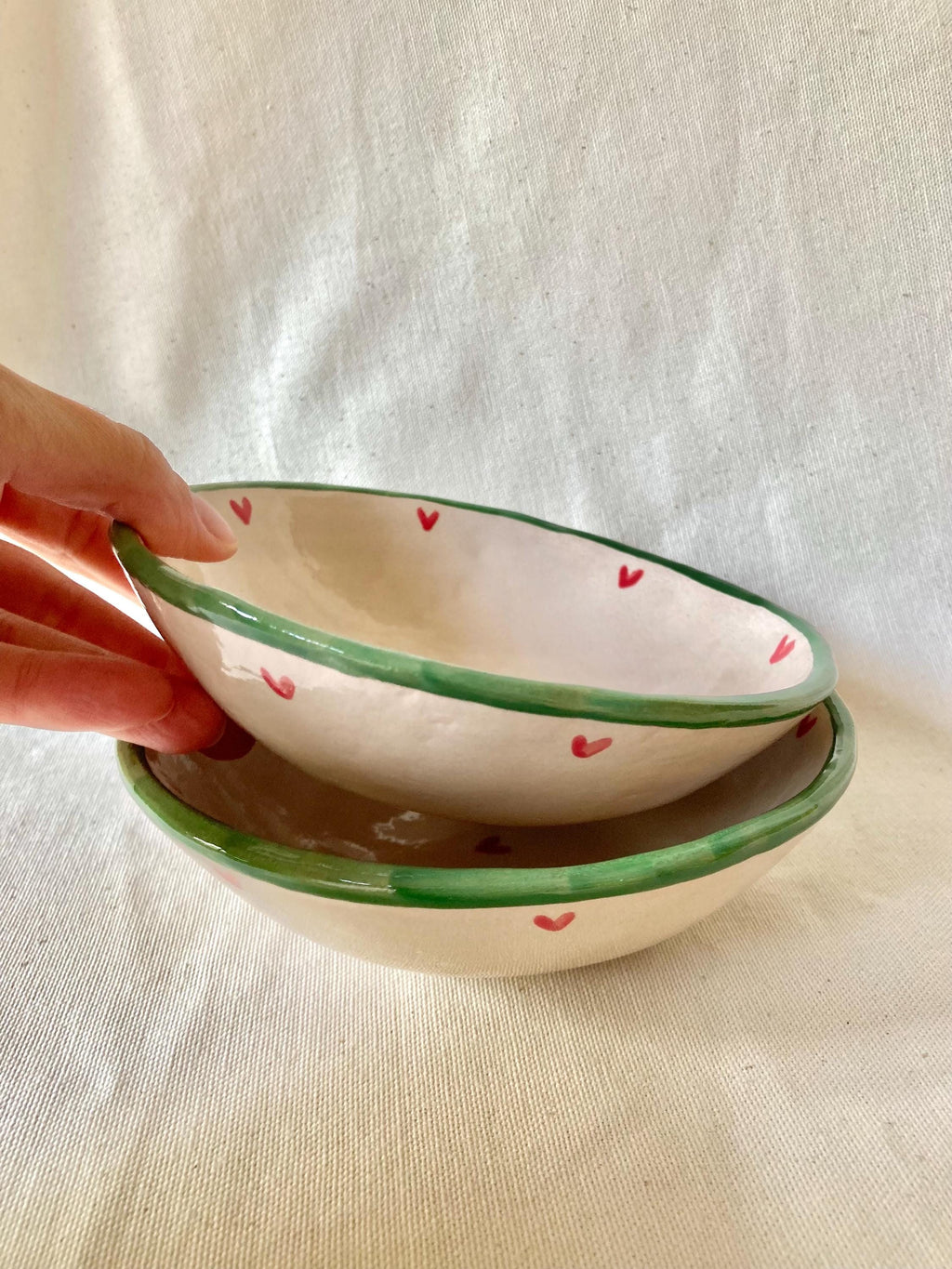 Bol céramique coeurs rouges et liseré vert