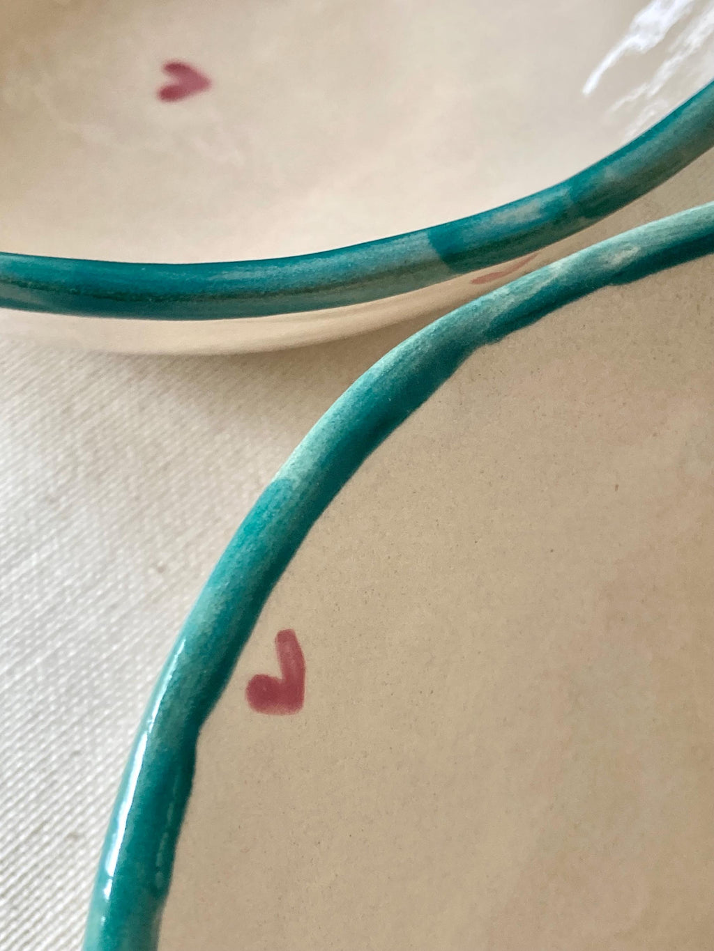 Bol céramique coeurs roses et liseré bleu