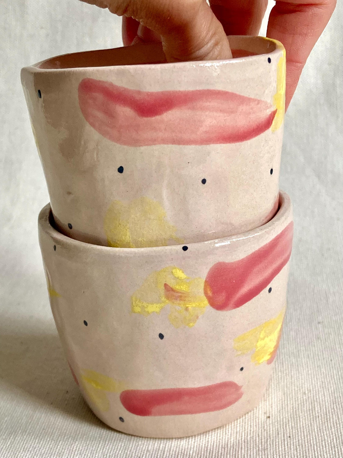 Tasse céramique illustrée rouge et jaune
