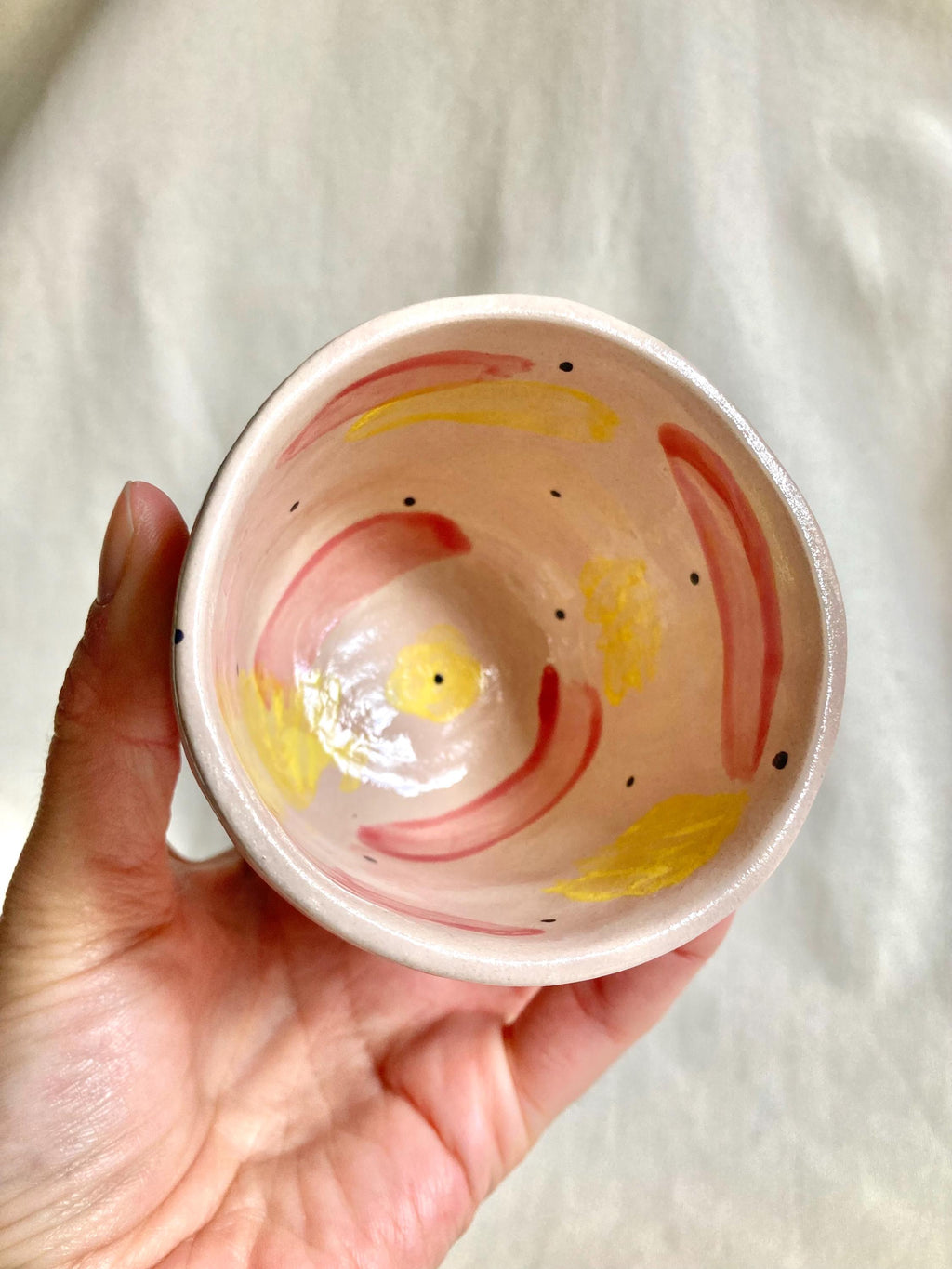 Tasse céramique illustrée rouge et jaune