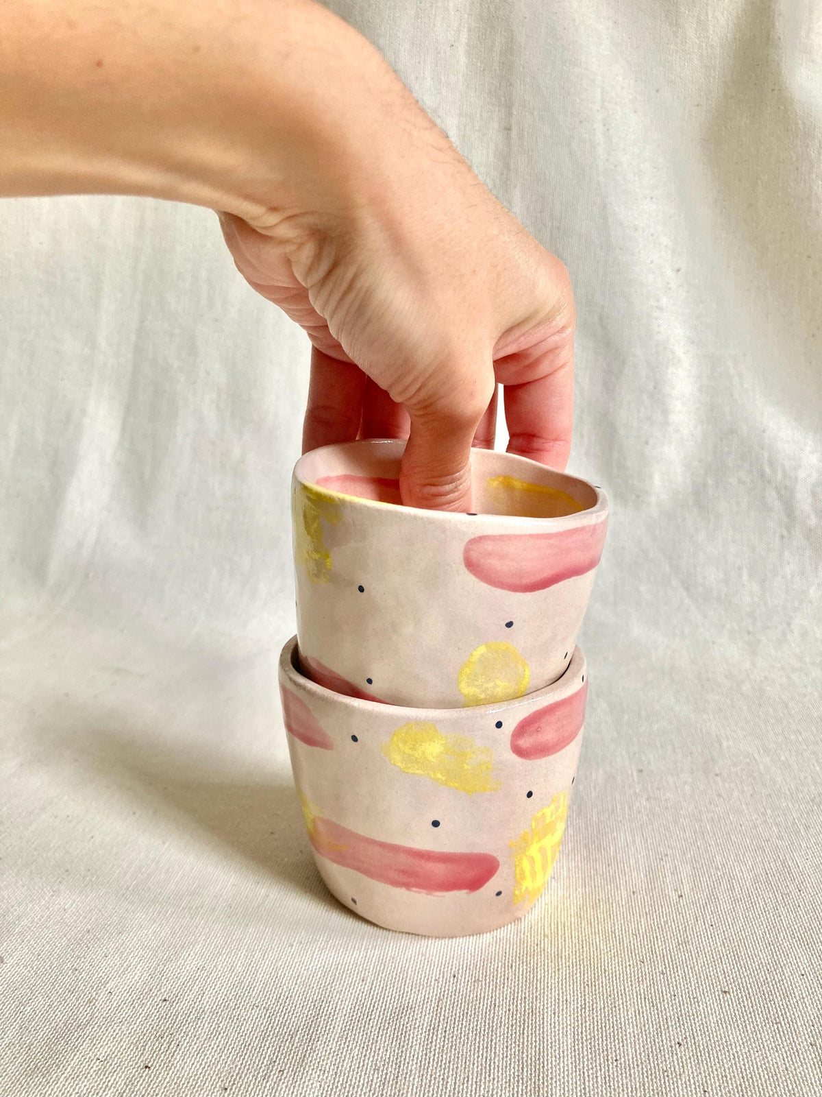 Tasse céramique illustrée rouge et jaune
