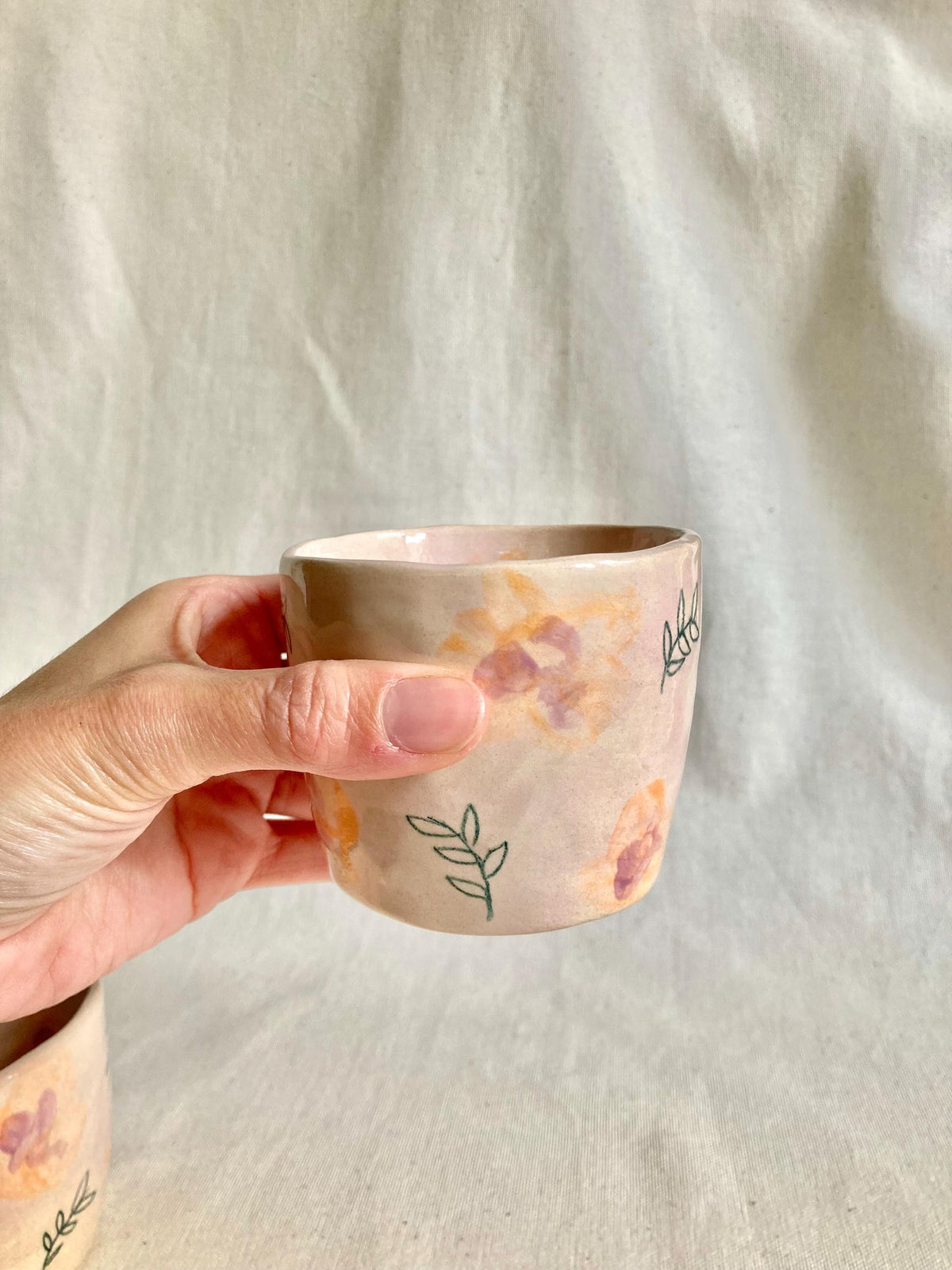 tasse céramique illustrée feuilles et couleurs