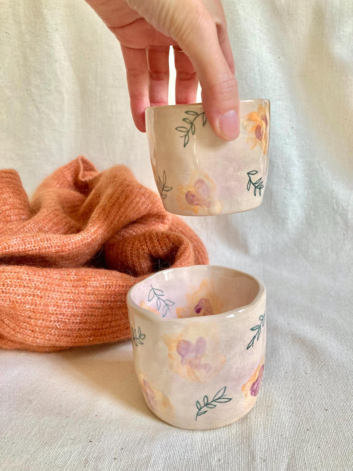 tasse céramique illustrée feuilles et couleurs