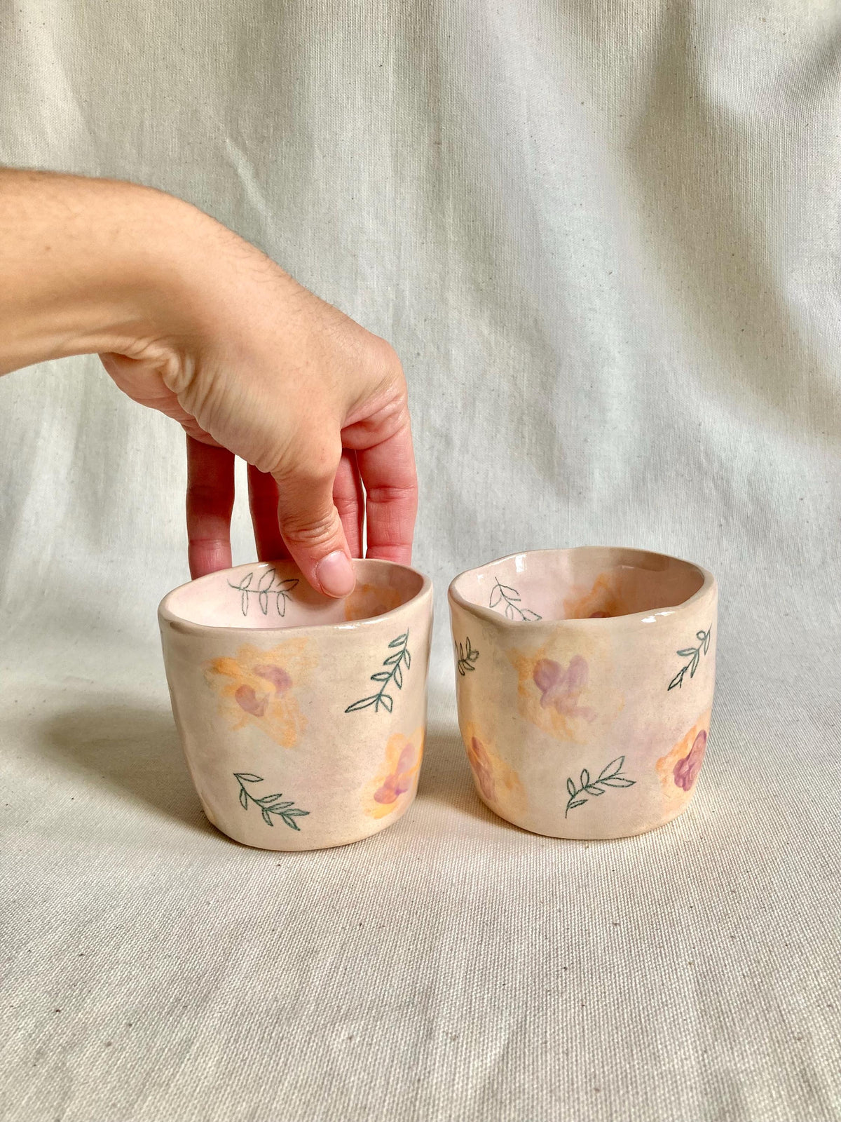 tasse céramique illustrée feuilles et couleurs