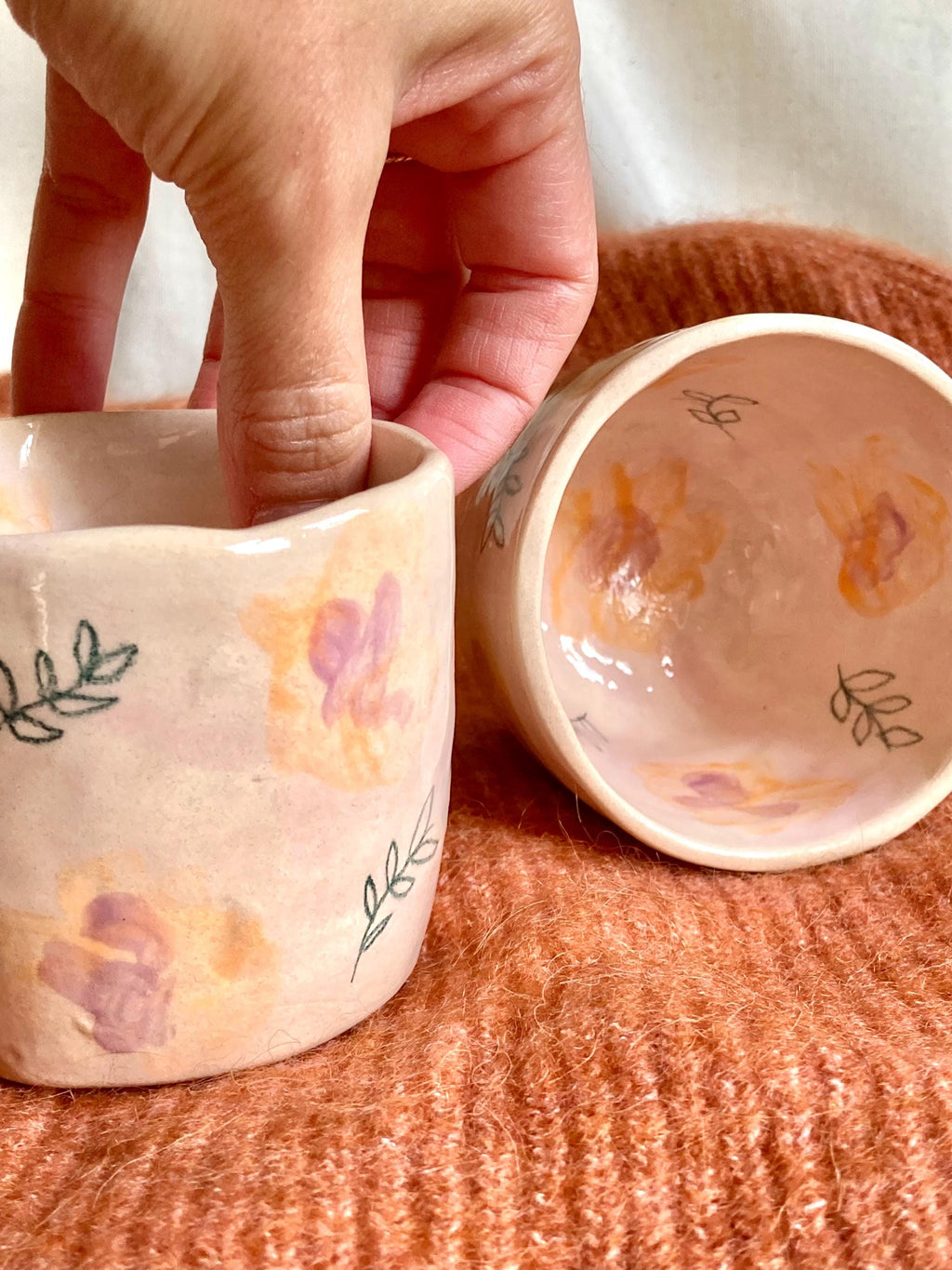 tasse céramique illustrée feuilles et couleurs