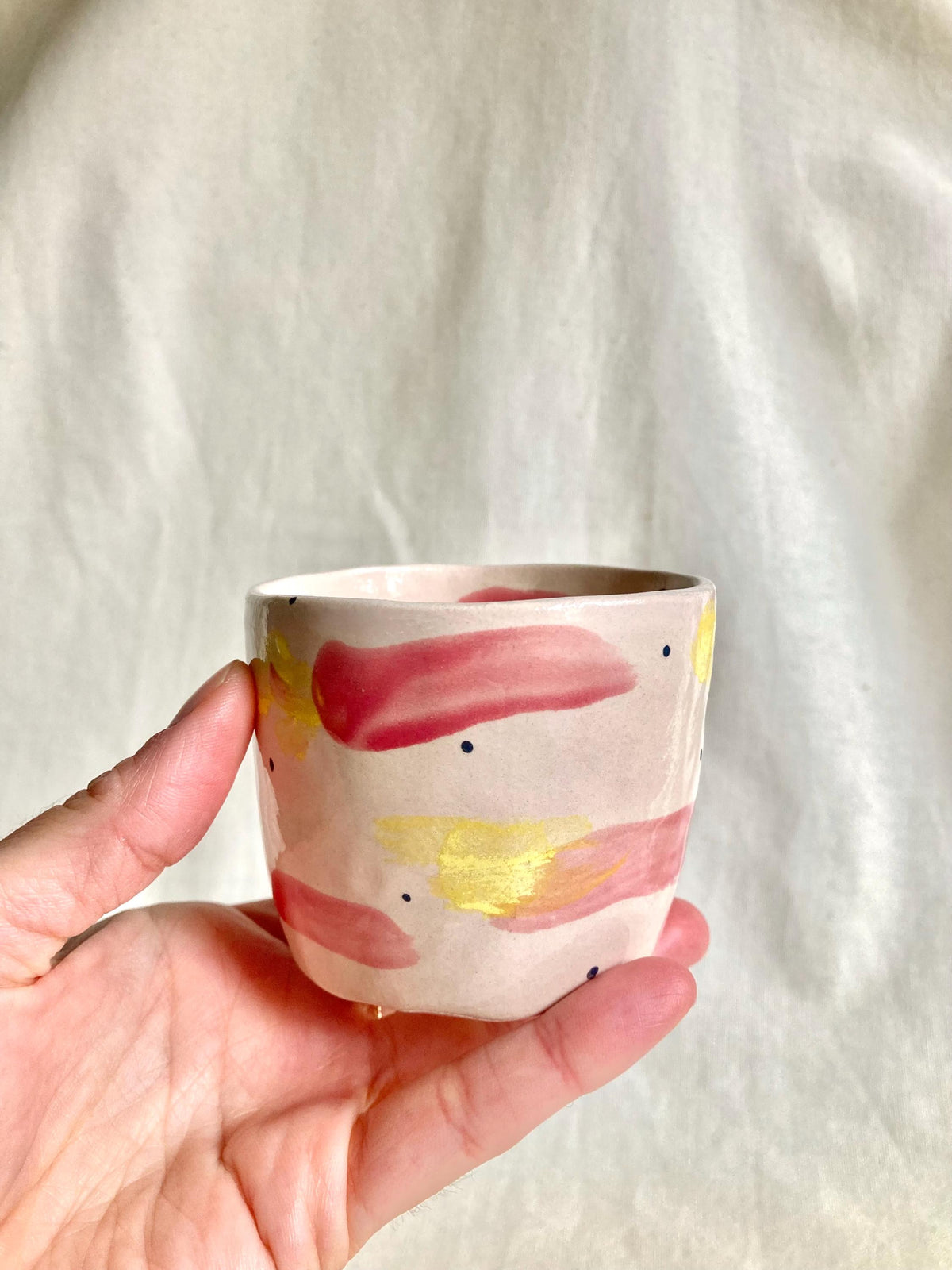 Tasse céramique illustrée rouge et jaune