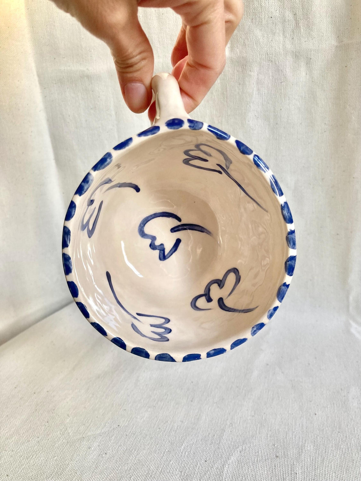 Grand mug céramique fleurs bleues et pois bleus