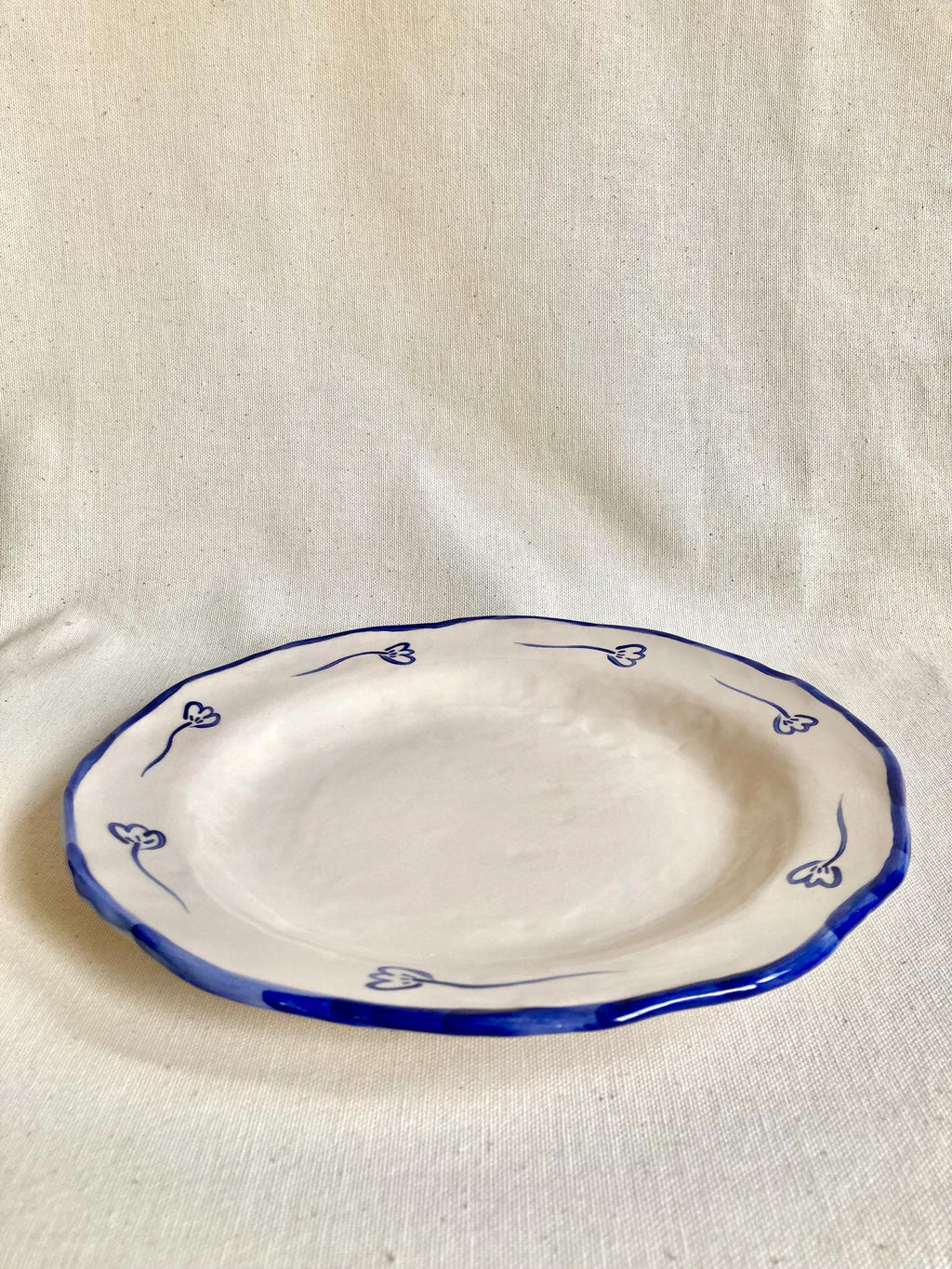 Assiette céramique campagne fleurs bleues