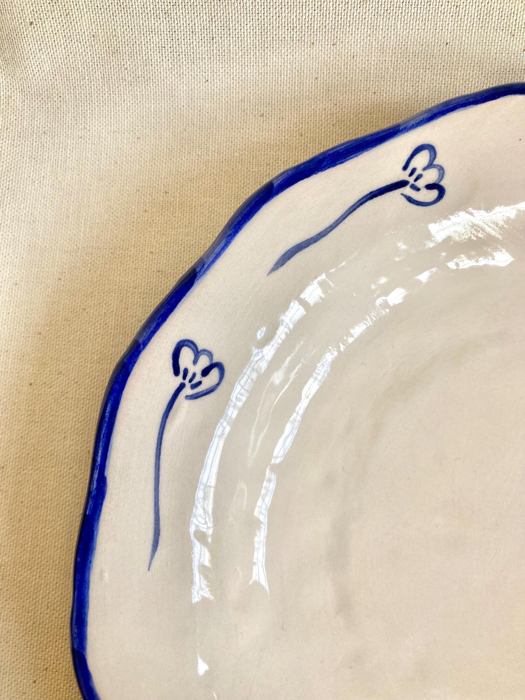 Assiette céramique campagne fleurs bleues