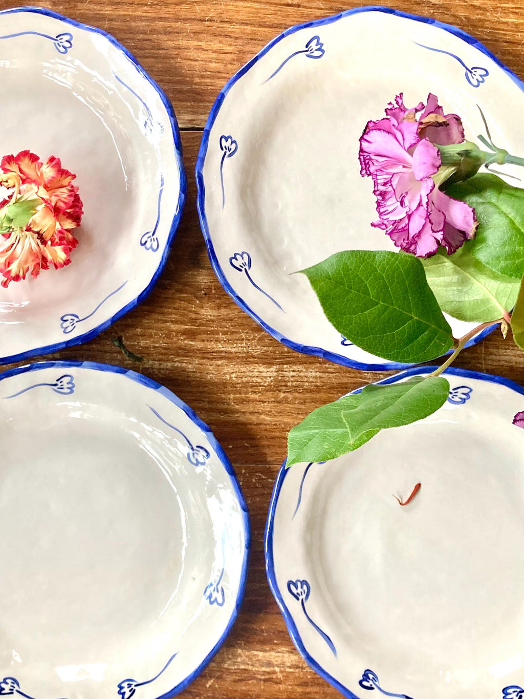 Assiette céramique campagne fleurs bleues