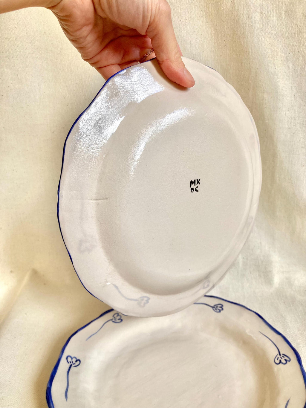 Assiette céramique campagne fleurs bleues