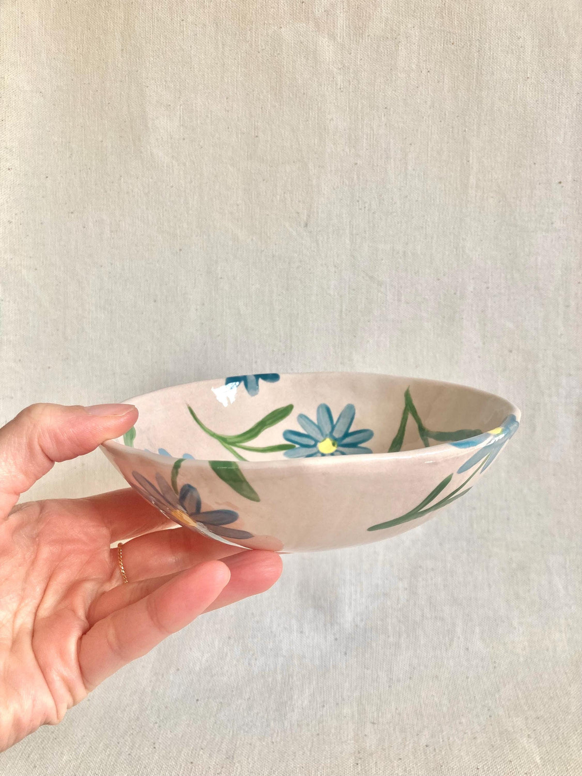 Bol céramique à marguerites bleu clair