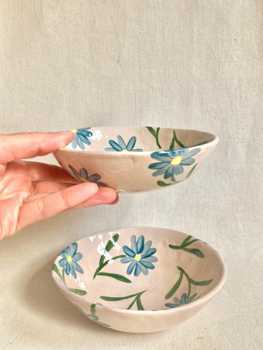 Bol céramique à marguerites bleu clair