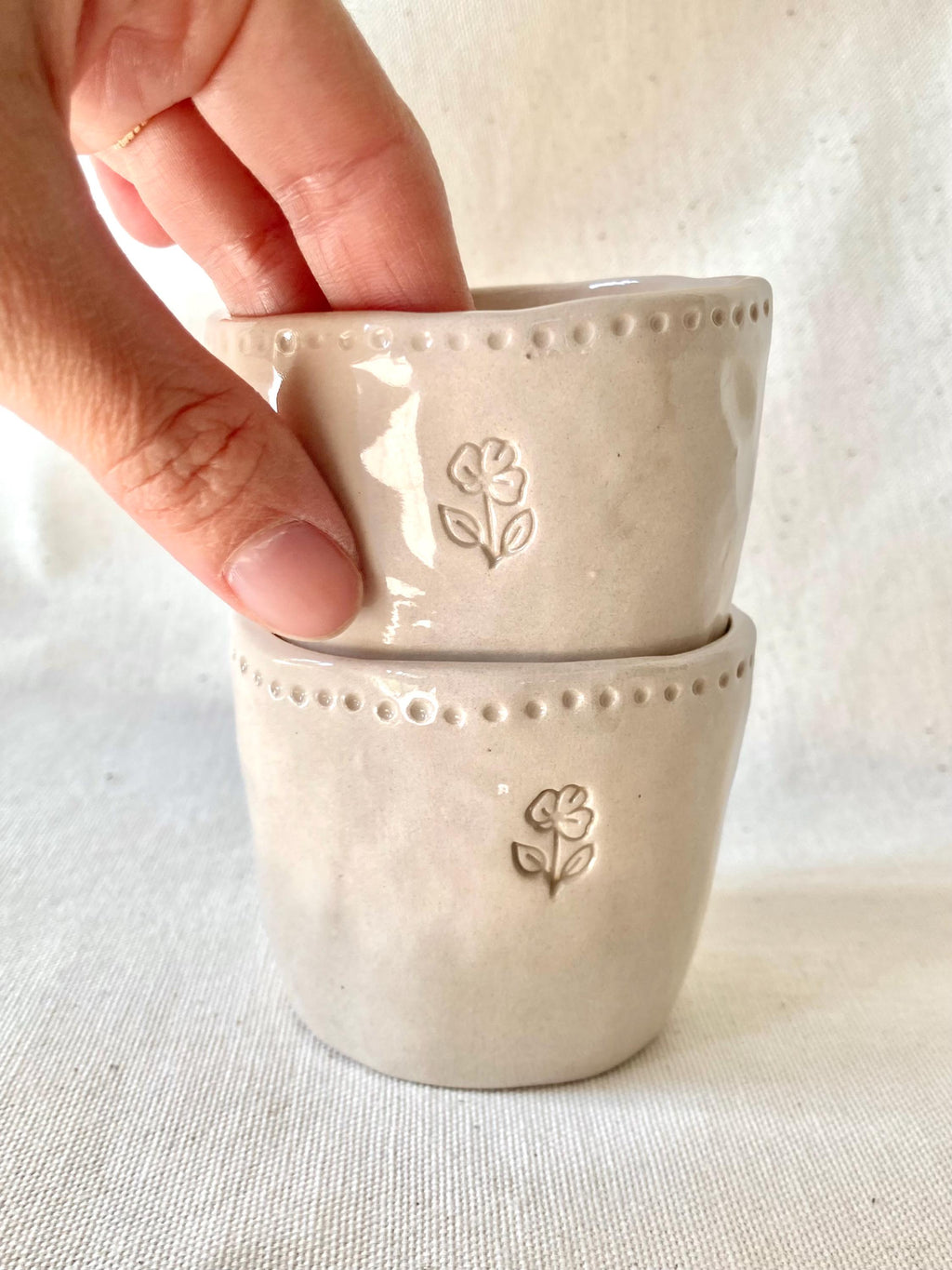 Tasse céramique empreinte fleur