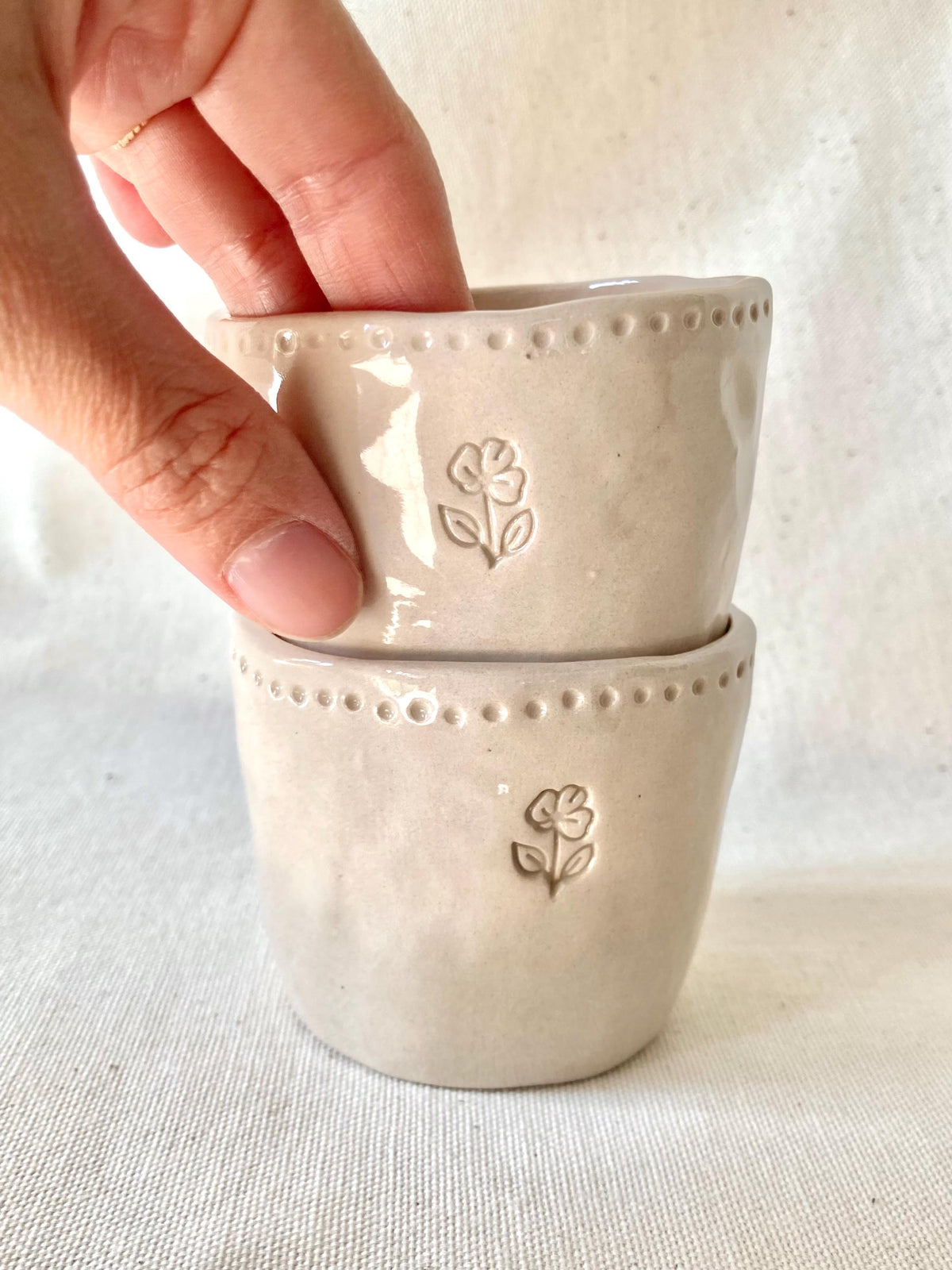 Tasse céramique empreinte fleur
