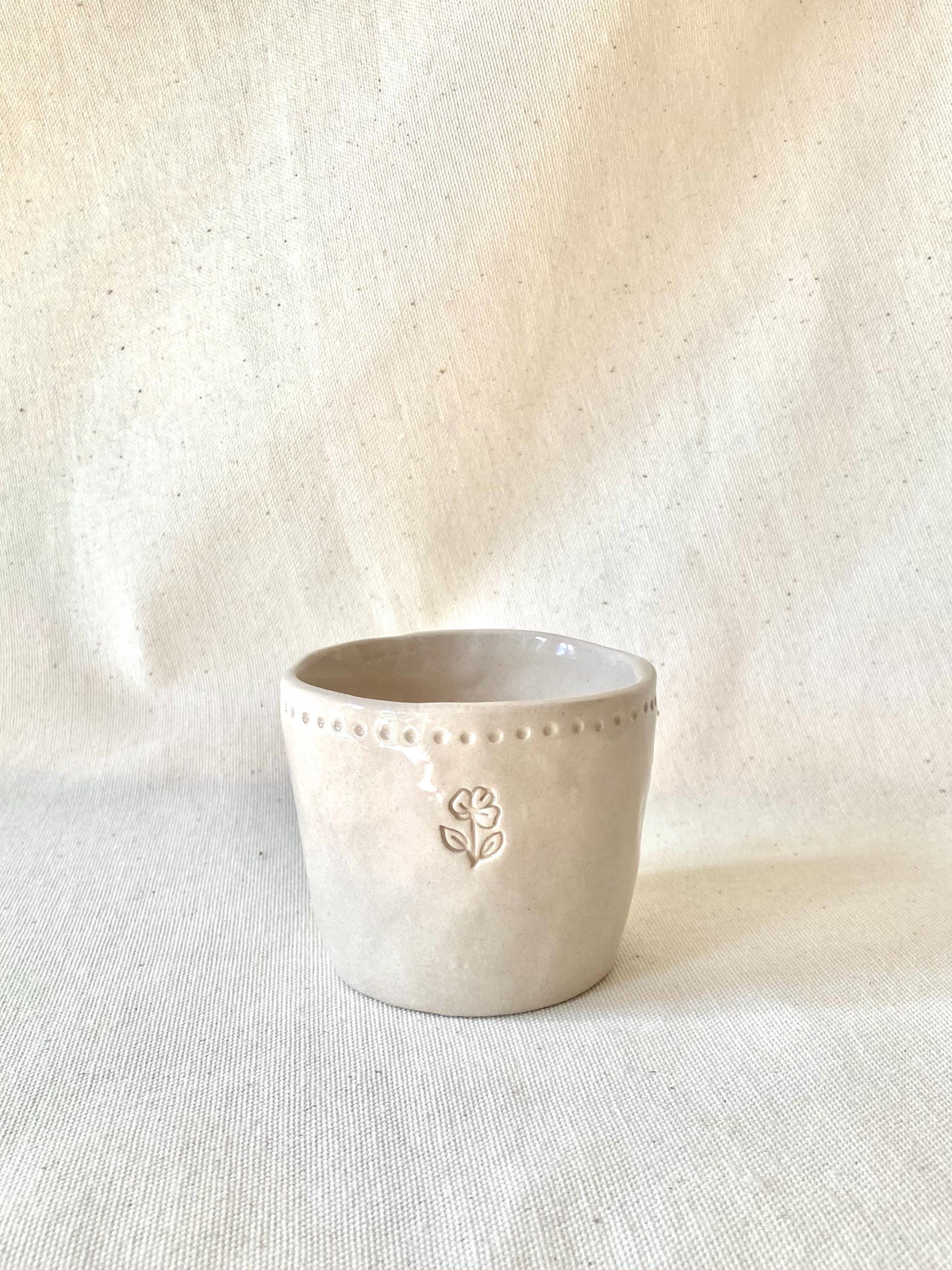 Tasse céramique empreinte fleur