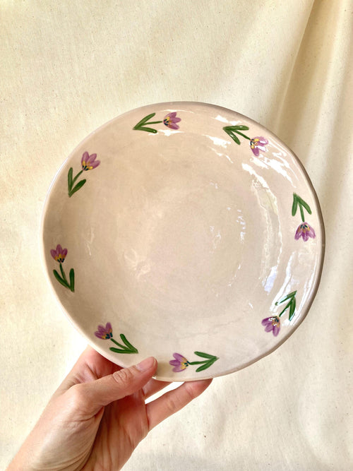 Assiette creuse céramique couronne de tulipes violettes