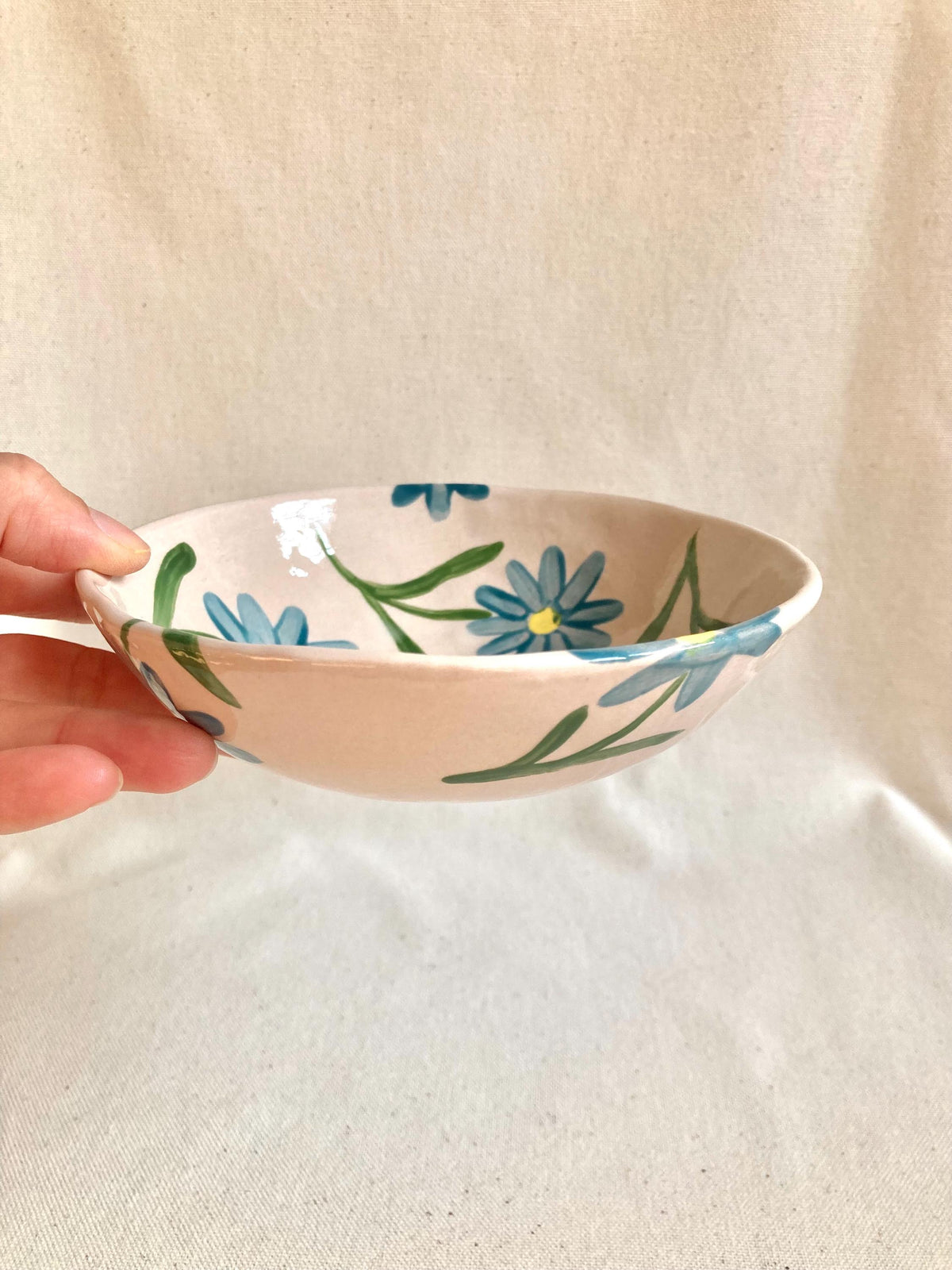 Bol céramique à marguerites bleu clair