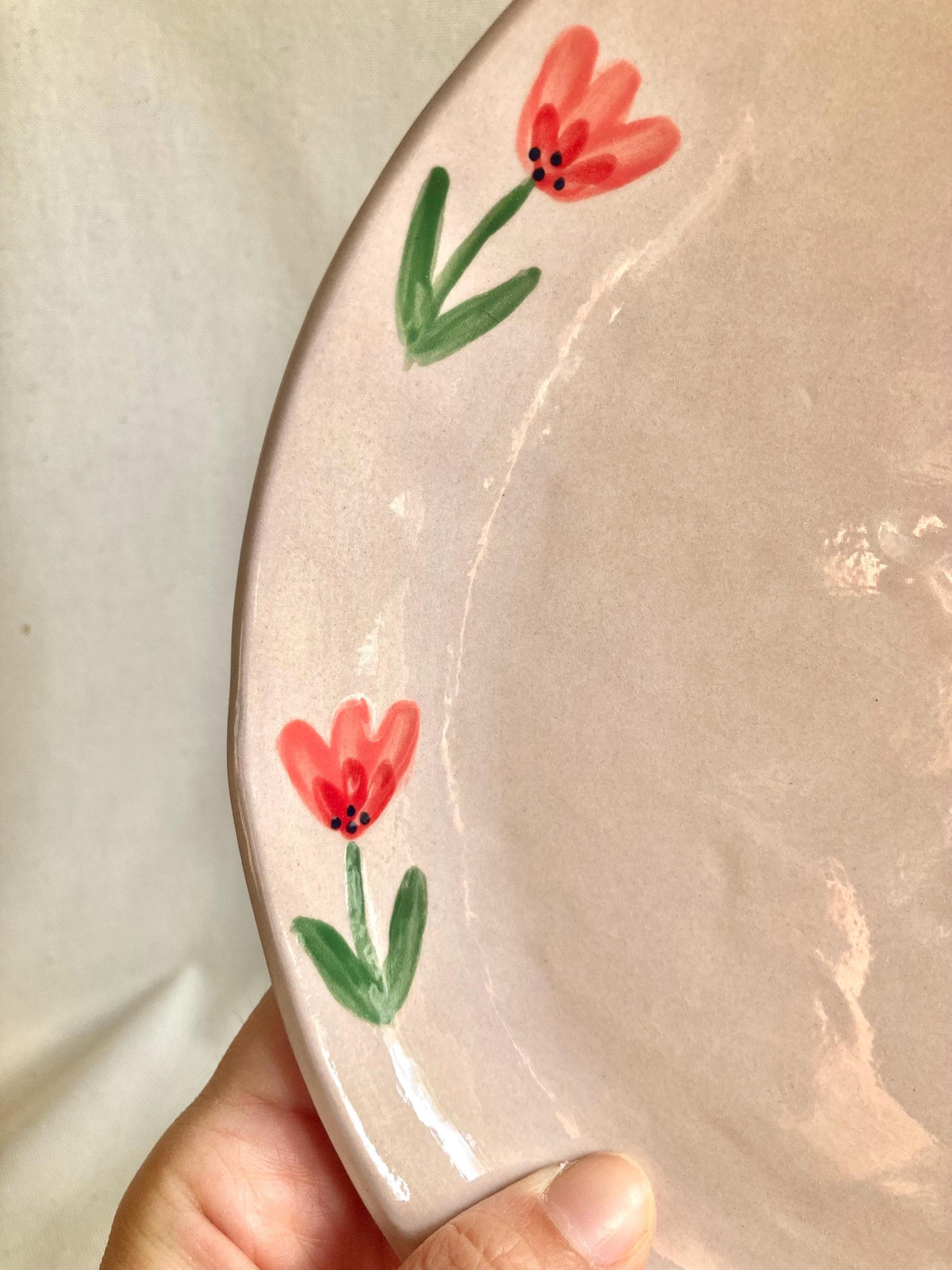 Grande assiette céramique couronne de fleurs roses