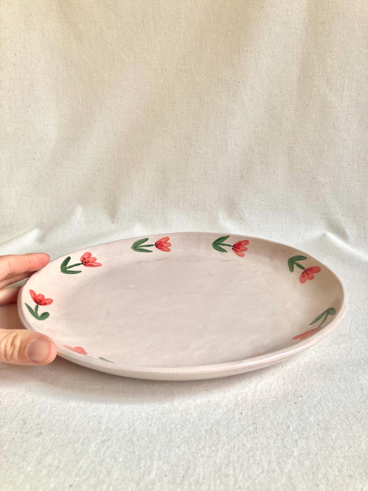 Grande assiette céramique couronne de fleurs roses