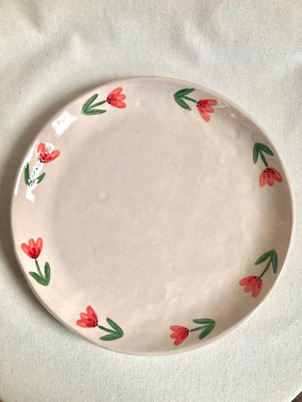 Grande assiette céramique couronne de fleurs roses