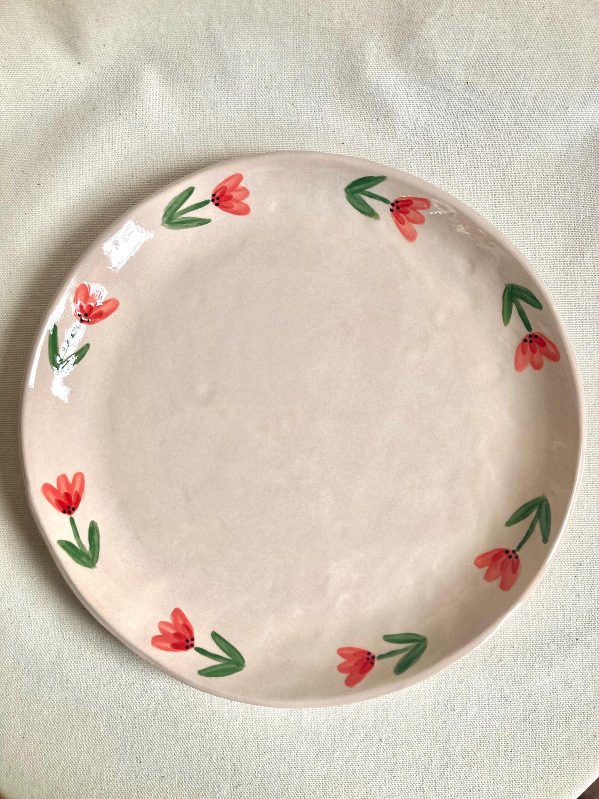 Grande assiette céramique couronne de fleurs roses