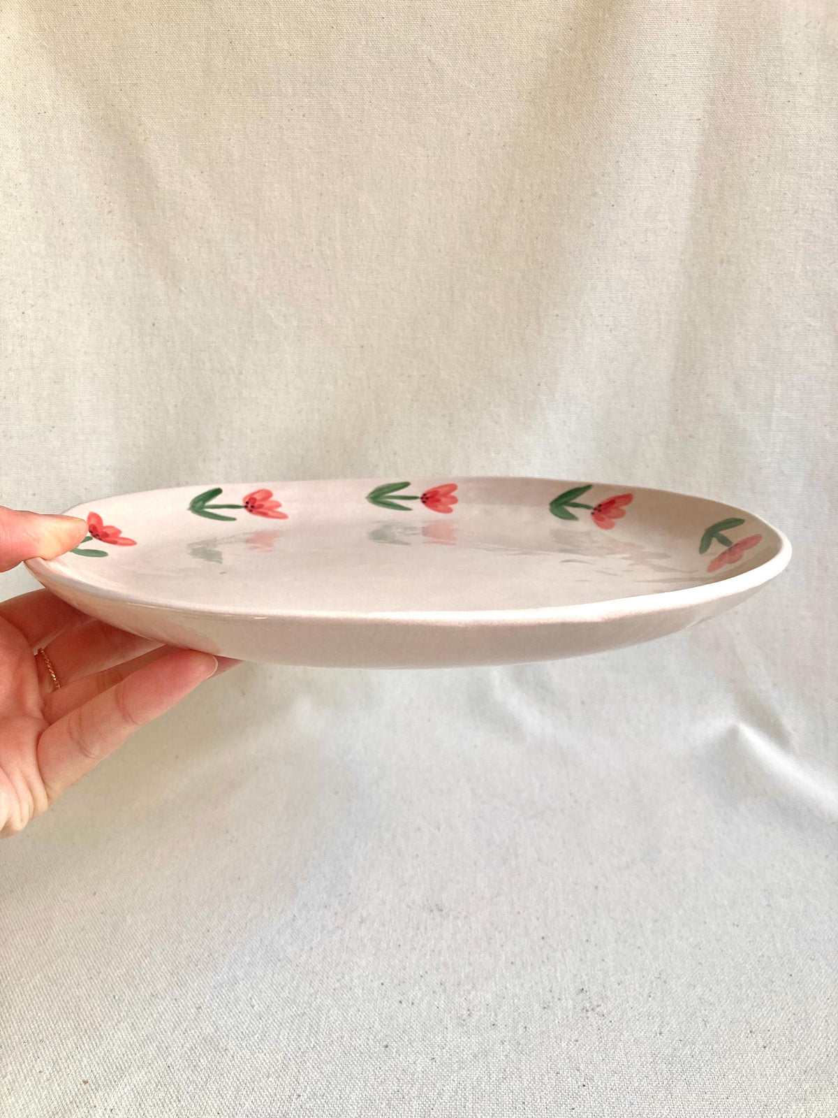Grande assiette céramique couronne de fleurs roses