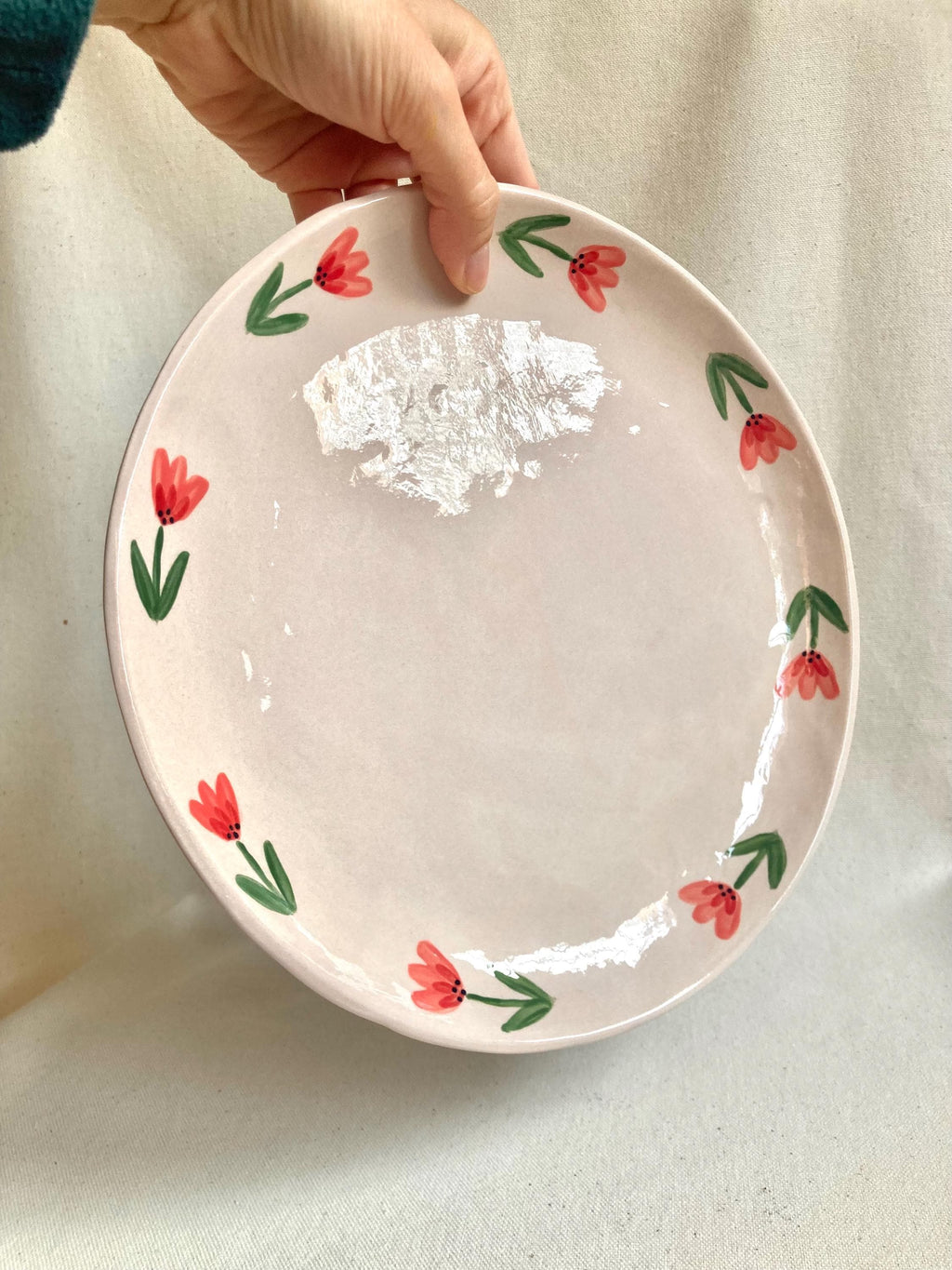 Grande assiette céramique couronne de fleurs roses