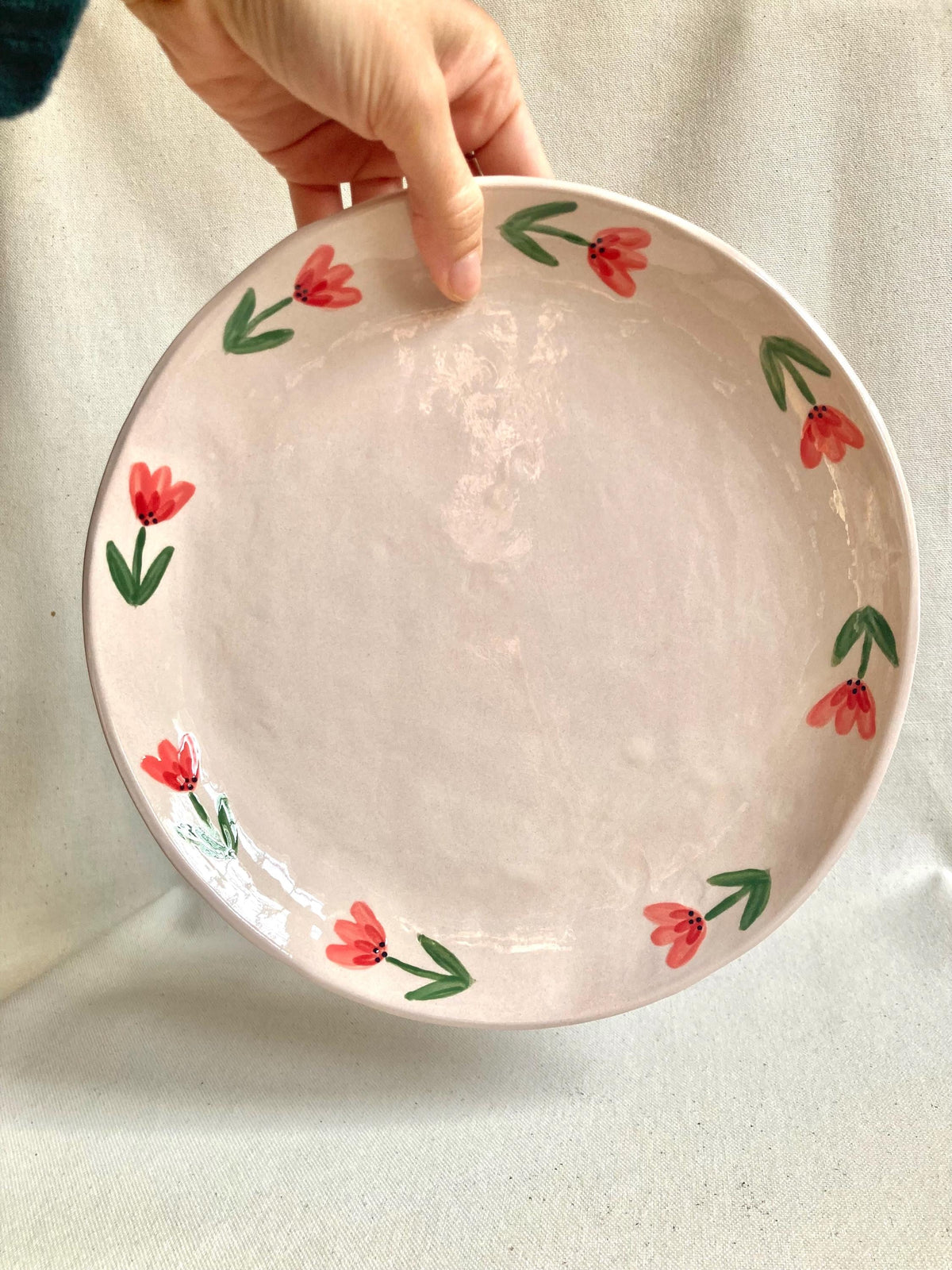 Grande assiette céramique couronne de fleurs roses