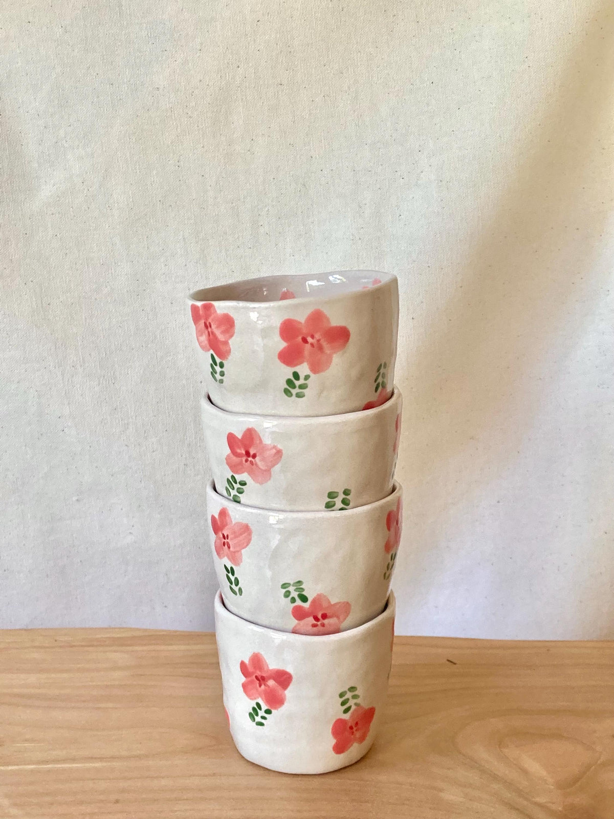Tasse céramique fleurs roses pour café long