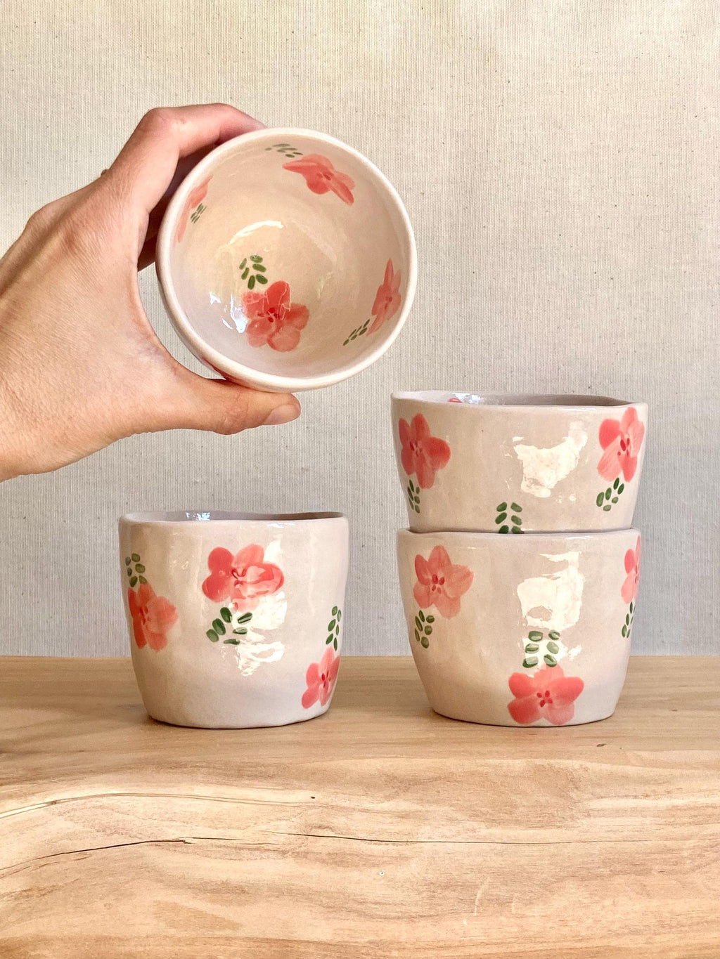 Tasse céramique fleurs roses pour café long